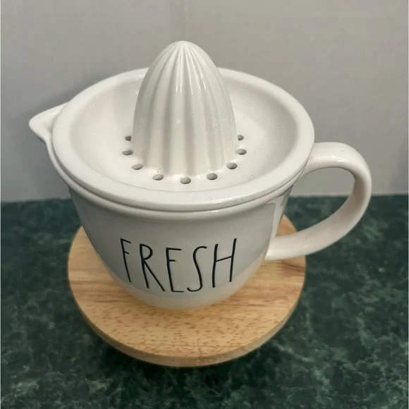 Rae Dunn Fresh Juicer - Picture 2 of 5